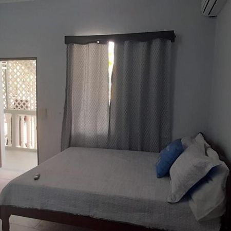 Serenade Hotel Placencia Екстер'єр фото