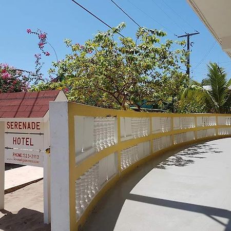 Serenade Hotel Placencia Екстер'єр фото