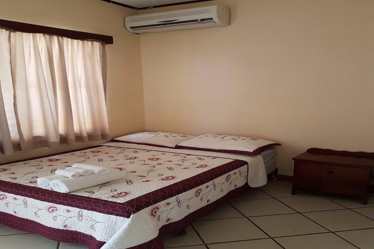 Serenade Hotel Placencia Екстер'єр фото