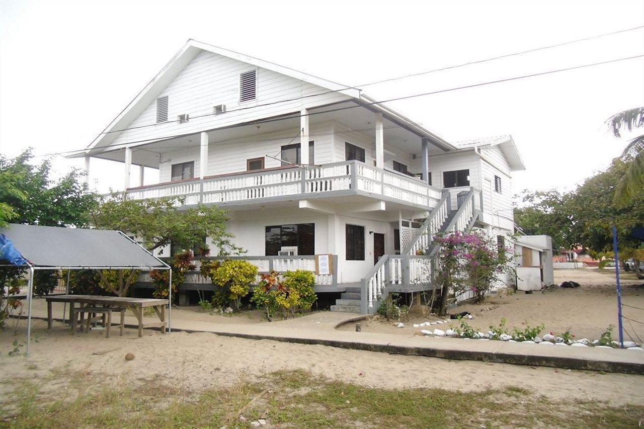 Serenade Hotel Placencia Екстер'єр фото