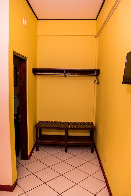 Serenade Hotel Placencia Екстер'єр фото