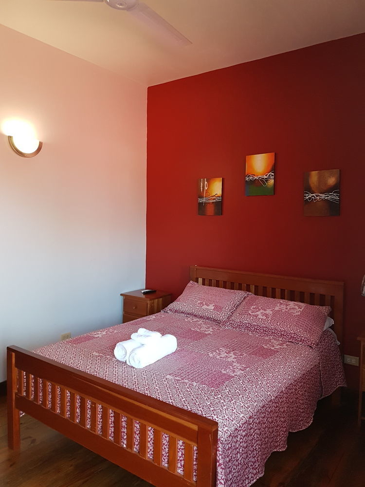 Serenade Hotel Placencia Екстер'єр фото