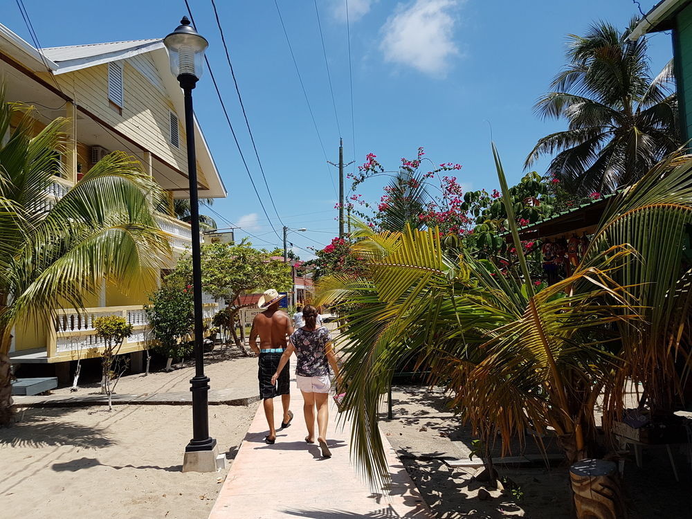 Serenade Hotel Placencia Екстер'єр фото