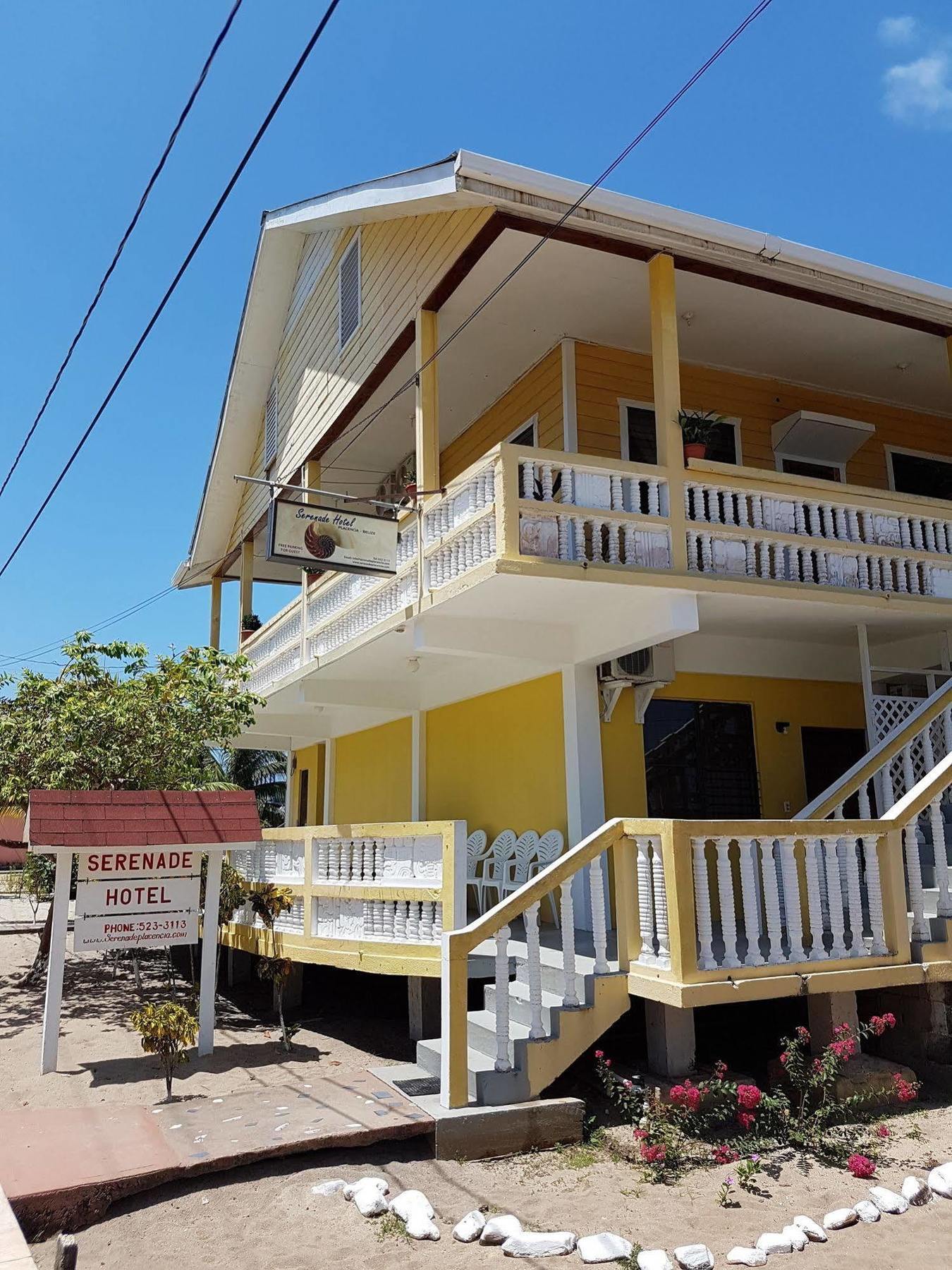 Serenade Hotel Placencia Екстер'єр фото