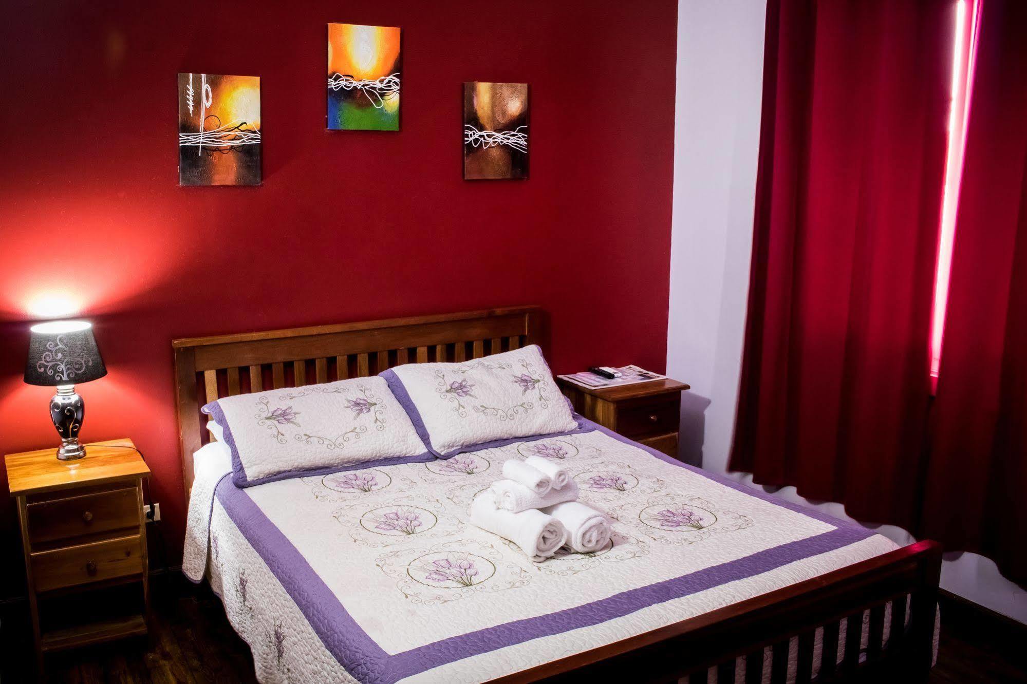 Serenade Hotel Placencia Екстер'єр фото
