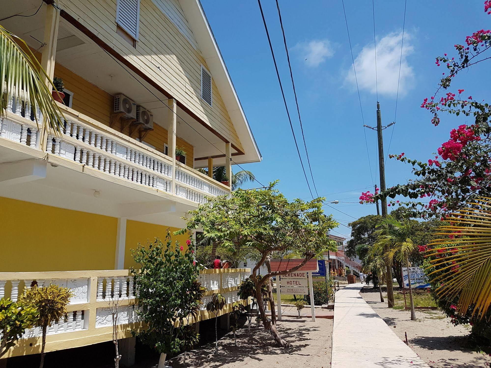Serenade Hotel Placencia Екстер'єр фото