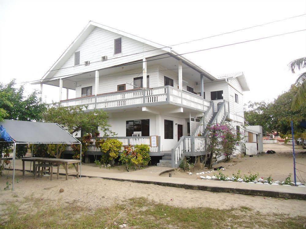 Serenade Hotel Placencia Екстер'єр фото